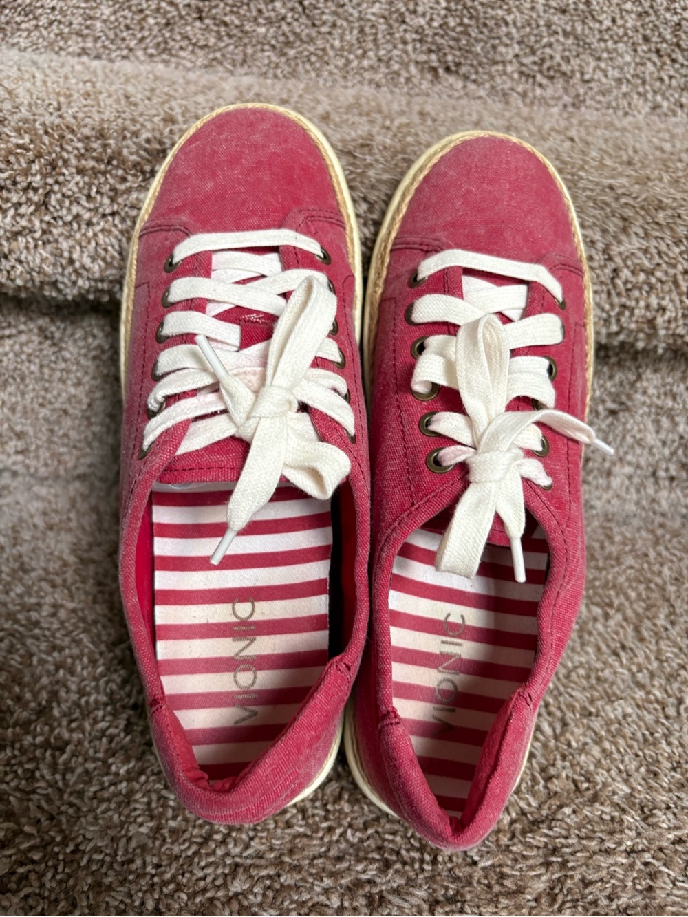 Vionic Women's Red Jean Fabric Sneaker Shoes. - Picture 8 of 14
